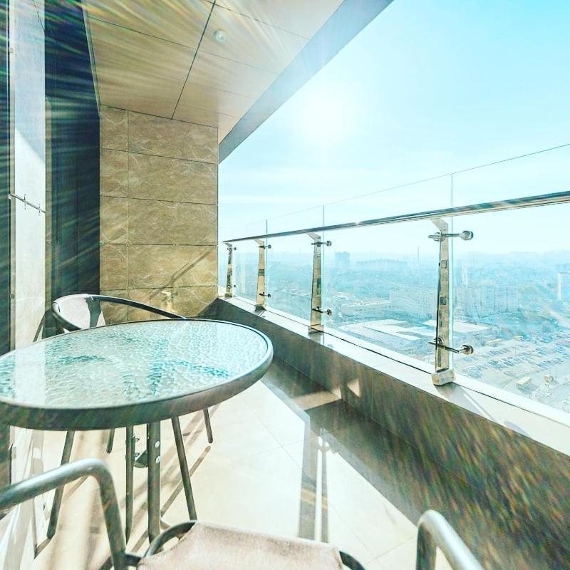 1 Room 60M2 Center Of Obolon Near River Side. With Terrace. 22 Floor Киев Экстерьер фото